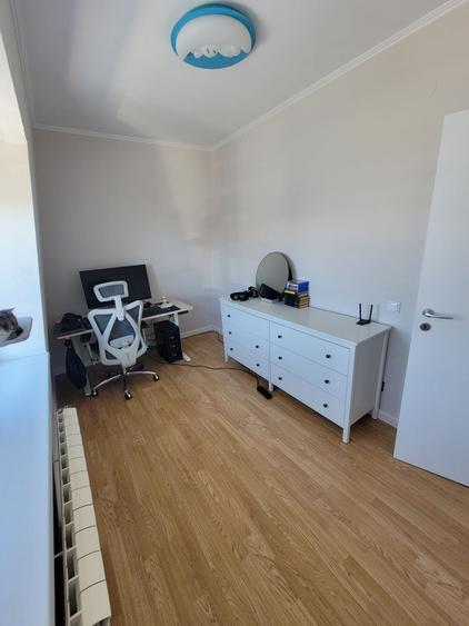 Apartament cu 3 camere decomandat în Canta