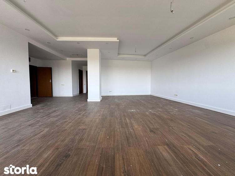 Apartament cu 4 camere decomandat în Herăstrău