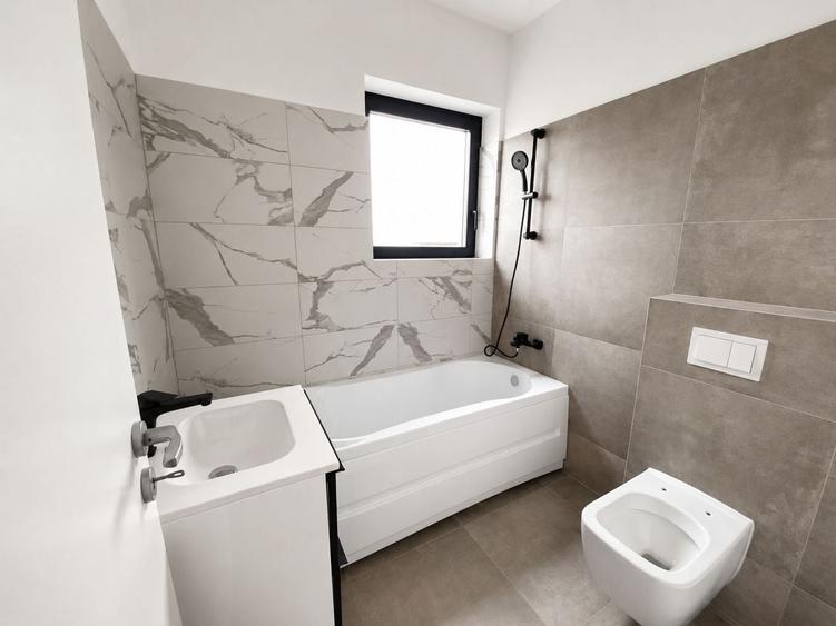 Duplex cu 5 camere cu Canalizare în Săcălaz