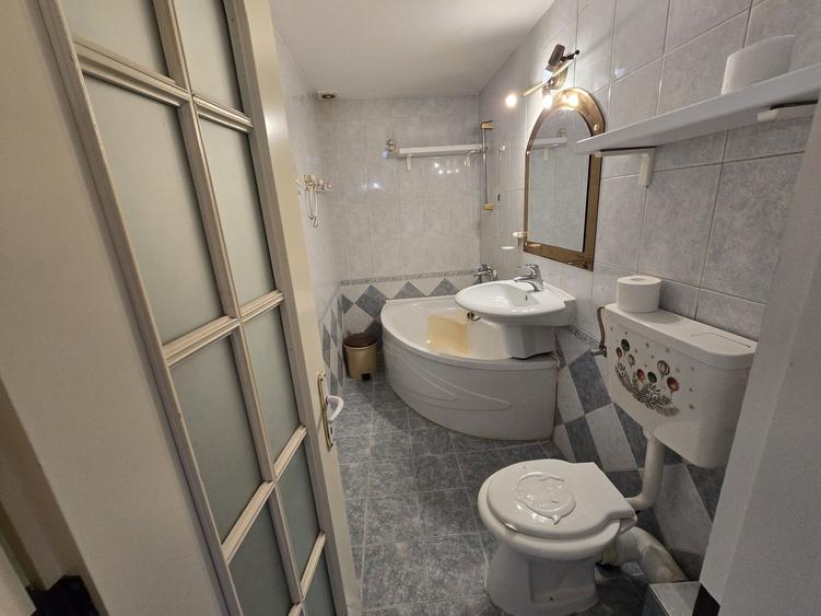 Apartament cu 2 camere decomandat în Eroii Revoluției