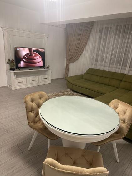 Apartament cu 2 camere decomandat, mobilat în Universitate