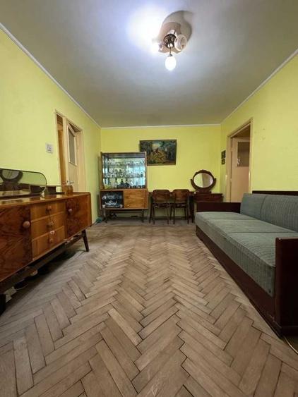 Apartament cu 2 camere semidecomandat în Calea Galați