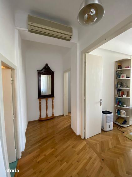 Apartament cu 3 camere în Gara de Nord