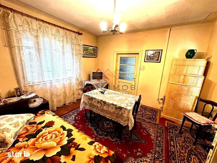Casă cu 3 camere semidecomandat cu Teren 356 Mp în Central