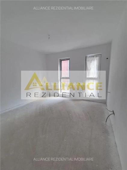 Apartament cu 3 camere decomandat în Metalurgiei