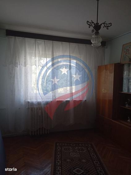 Apartament cu 3 camere decomandat în Brazda lui Novac