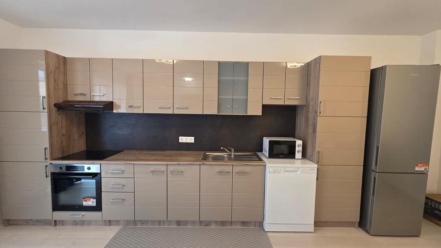 Apartament cu 2 camere decomandat în Avantgarden