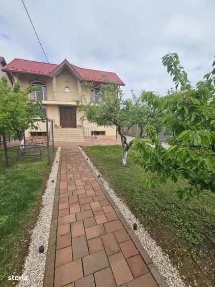 Casă cu 4 camere în Micești