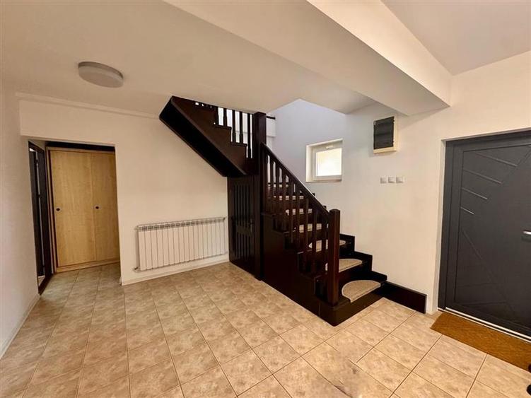 Casă individuală cu 4 camere cu Teren 1670 Mp în Bârnova