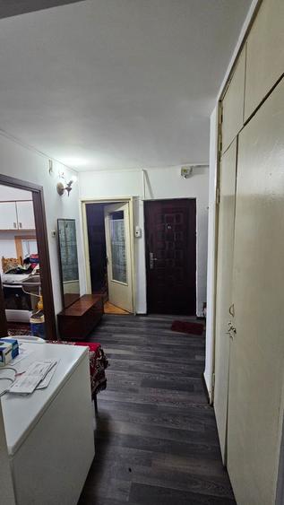 Apartament cu 2 camere decomandat în Băilești