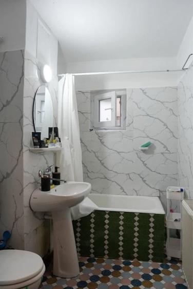 Apartament cu 2 camere decomandat în 1 Mai