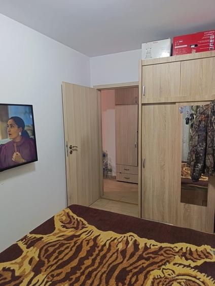 Apartament cu 4 camere semidecomandat în Central