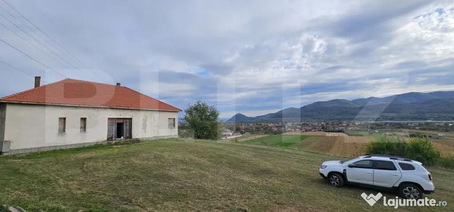Casă cu 7 camere cu Canalizare în Șoimuș