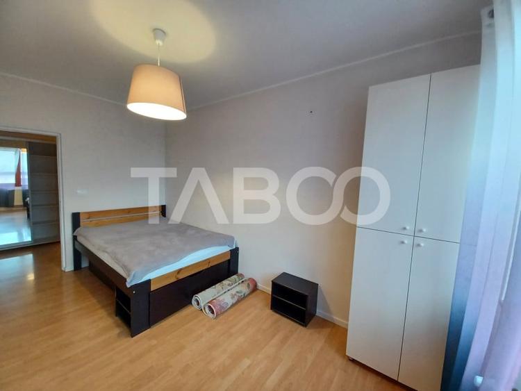 Apartament cu 3 camere decomandat, mobilat în Piața Cluj
