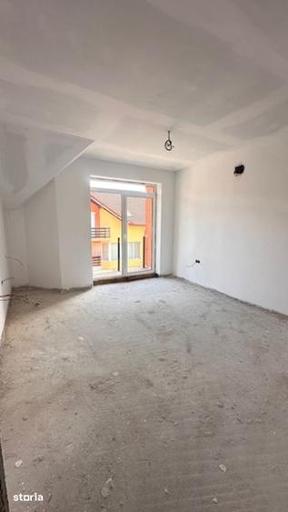 Casă cu 4 camere cu Teren 70 Mp în Depozitelor