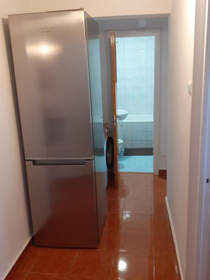 Apartament cu 3 camere decomandat, mobilat în Drumul Taberei