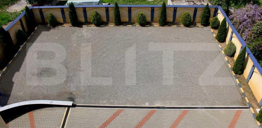 Spațiu comercial, de 405 mp, în Central