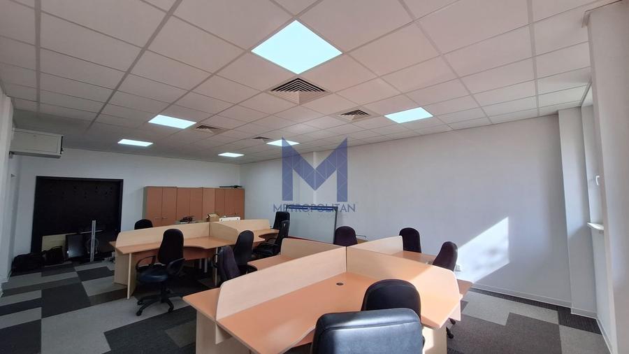 Birou, de 242 mp, în Central