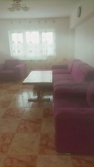 Apartament cu 3 camere decomandat, mobilat în Făgăraș