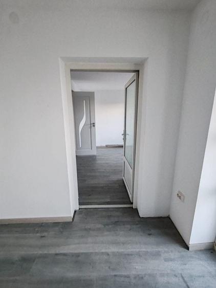 Casă individuală cu 3 camere cu Canalizare în Brodoc