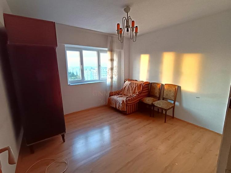 Apartament cu 3 camere decomandat în Lujerului