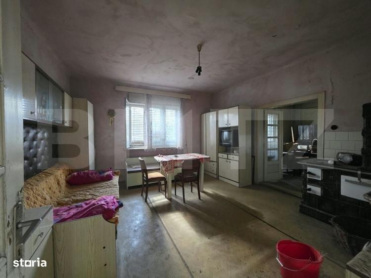 Casă cu 3 camere cu Teren 3000 Mp în Central