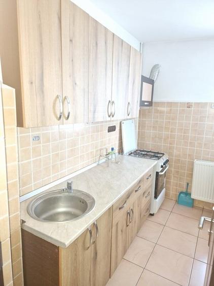 Apartament cu 2 camere semidecomandat în 1 Mai