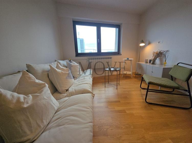 Apartament cu 2 camere semidecomandat, mobilat în P-ța Victoriei