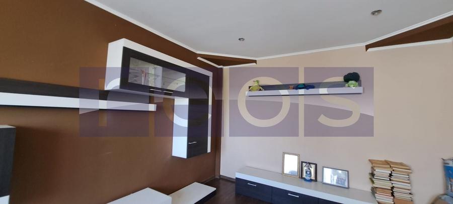 Apartament cu 4 camere decomandat, mobilat în Central