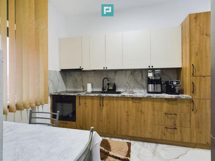 Apartament cu 3 camere semidecomandat în Central
