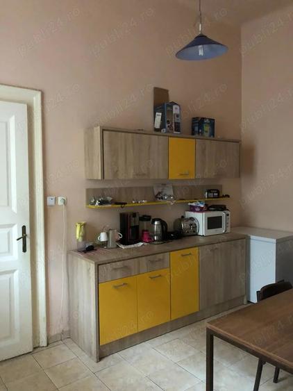 Apartament cu 3 camere nedecomandat în Sinaia