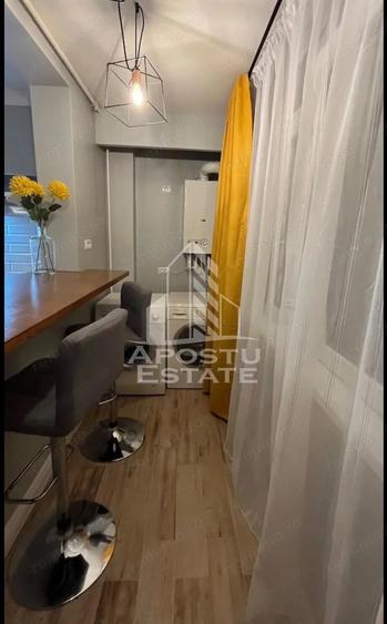 Apartament cu 3 camere semidecomandat în Dumbrăvița