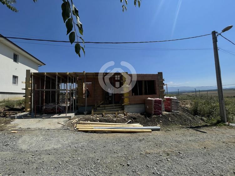 Casă individuală cu 5 camere cu Canalizare în Exterior Est