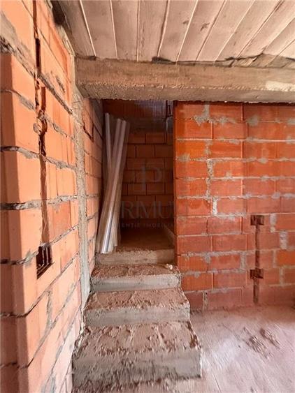 Duplex cu 4 camere cu Canalizare în Moșnița Nouă