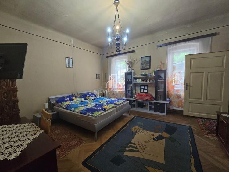 Casă individuală cu 5 camere cu Canalizare în Central
