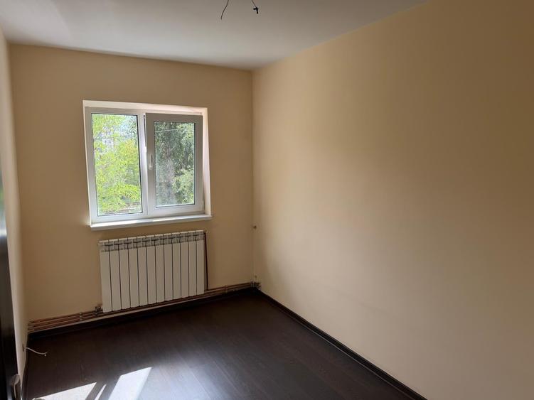 Apartament cu 3 camere decomandat în Canta