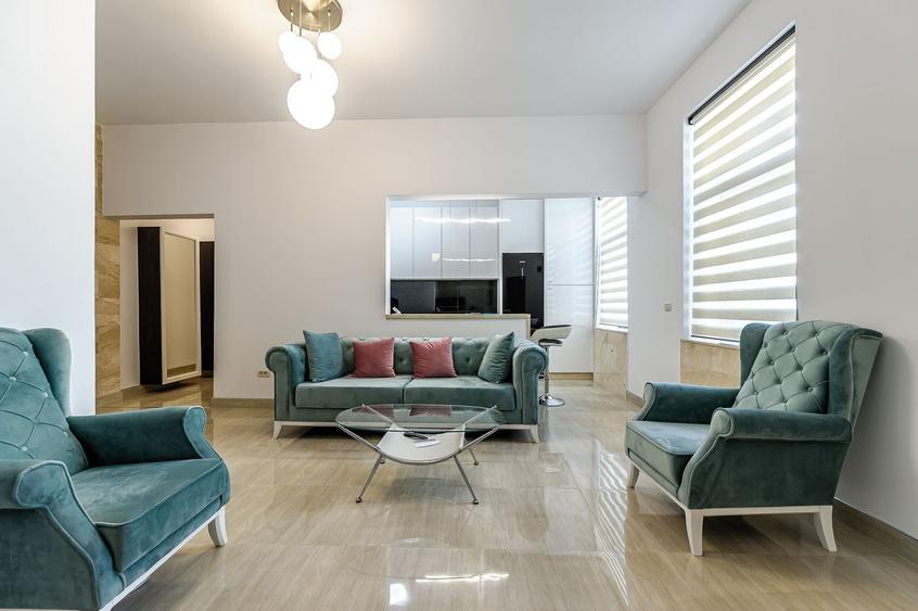 Apartament cu 3 camere decomandat, mobilat în Central