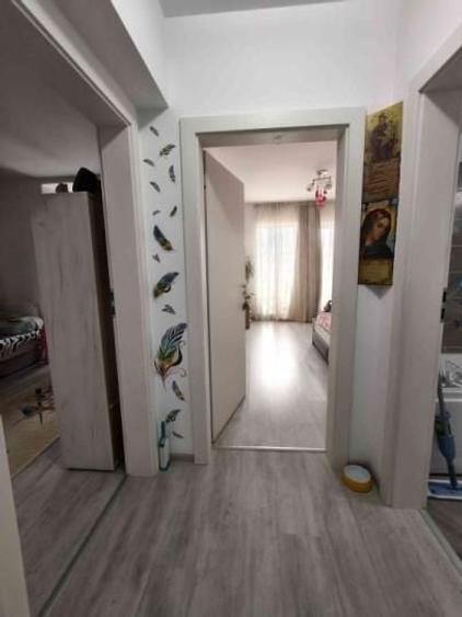 Apartament cu 2 camere semidecomandat, mobilat în Titan