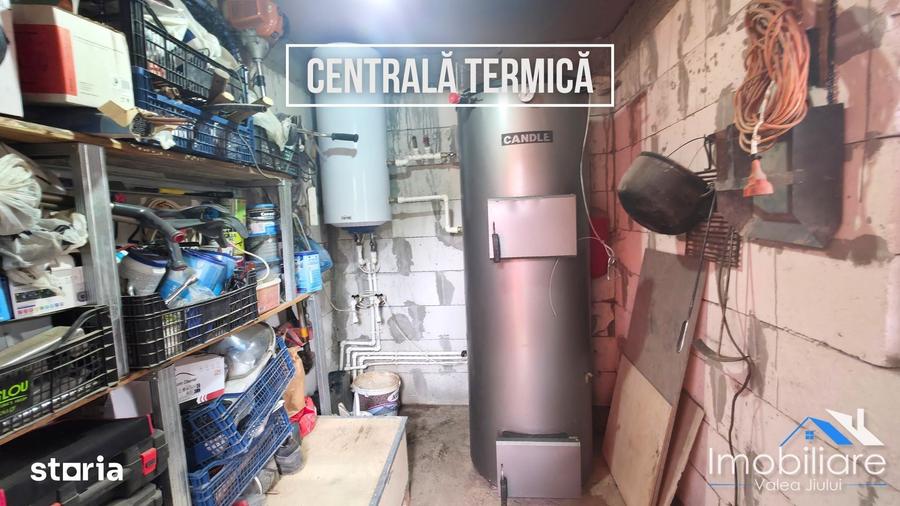 Casă cu 4 camere cu Teren 1711 Mp în Uric