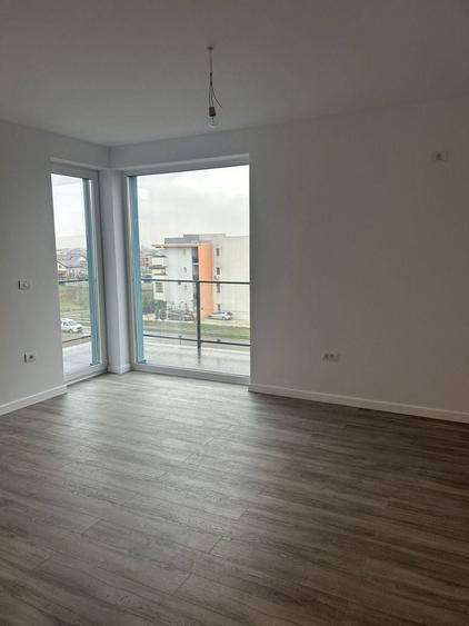 Apartament cu 2 camere decomandat în Girocului