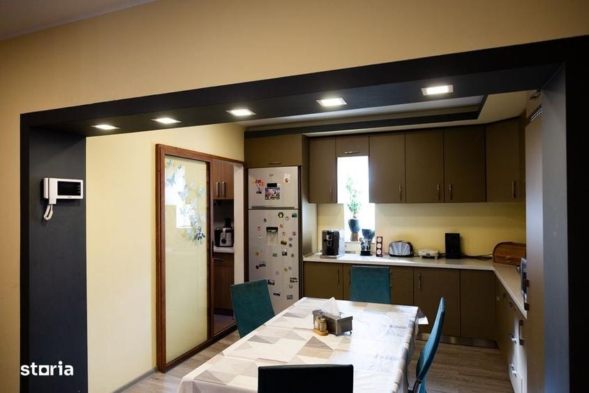 Casă cu 4 camere în Cristian