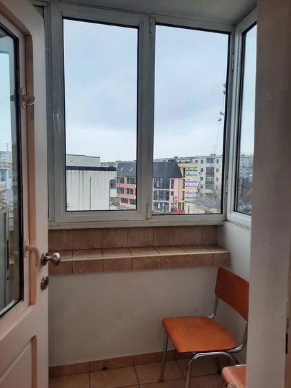 Apartament cu 3 camere decomandat în Malu Roșu