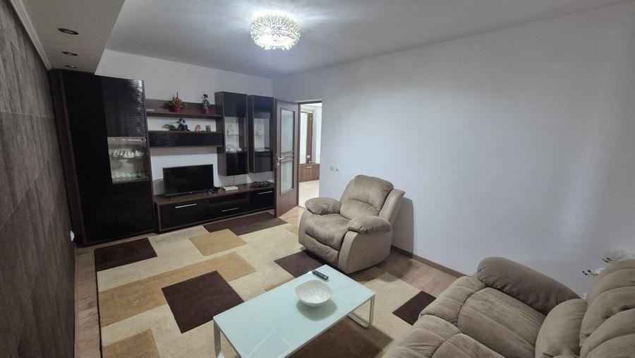 Apartament cu 3 camere decomandat în Pantelimon