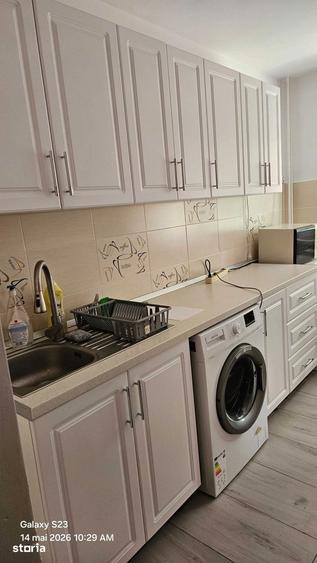 Apartament cu 3 camere semidecomandat în Eminescu