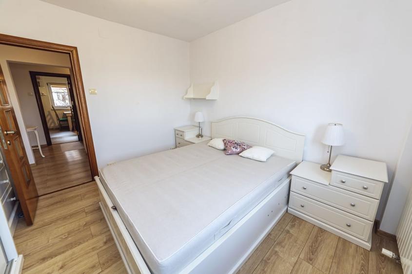 Apartament cu 3 camere decomandat, mobilat în Drumul Sării