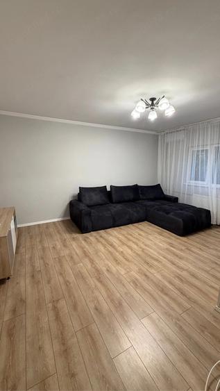 Apartament cu 3 camere decomandat în Nerva Traian