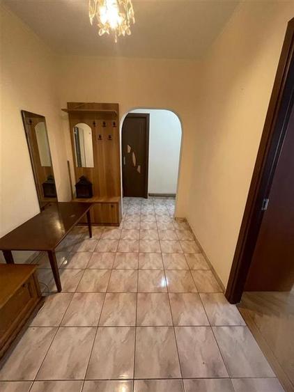 Apartament cu 2 camere decomandat, mobilat în Alexandru cel Bun