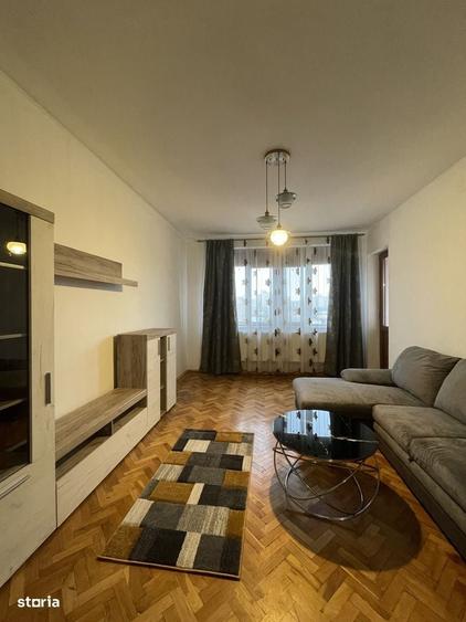 Apartament cu 3 camere decomandat în Cetate