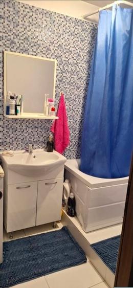Apartament cu 3 camere decomandat în Tunari
