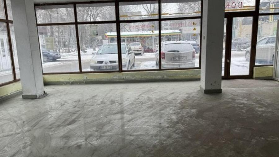 Spațiu comercial, de 200 mp, în Central